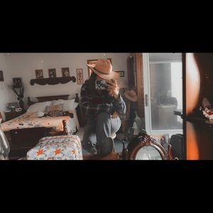 Meet your Posher, Audessi